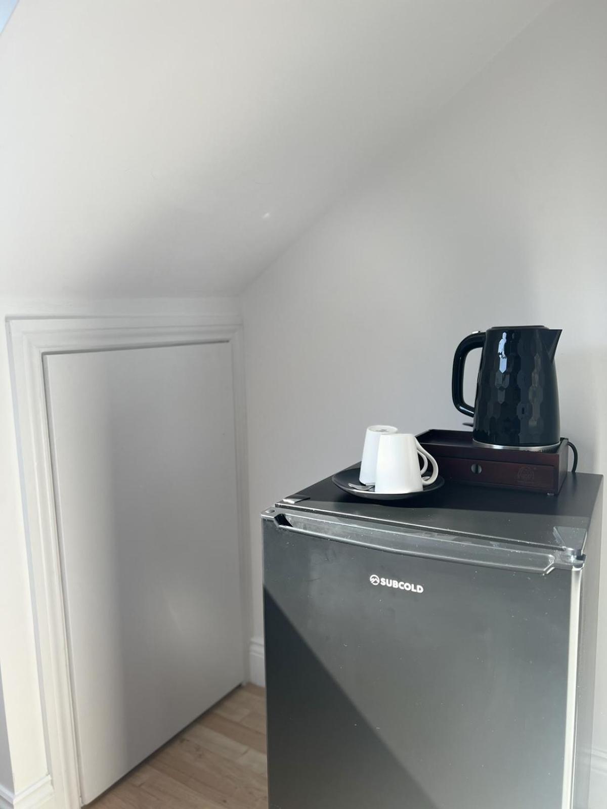 ホテル 4 Wharncliffe Drive Hanwell 部屋 写真